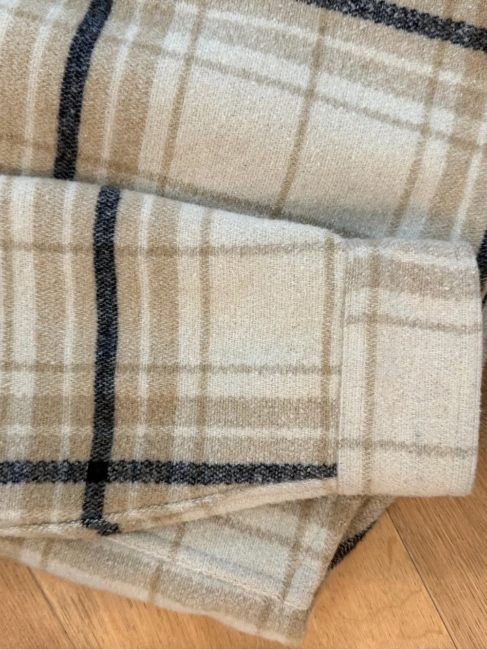 Marine Layer Beige Plaid Lightweight Shirt Jacket - Picture 4 of 4